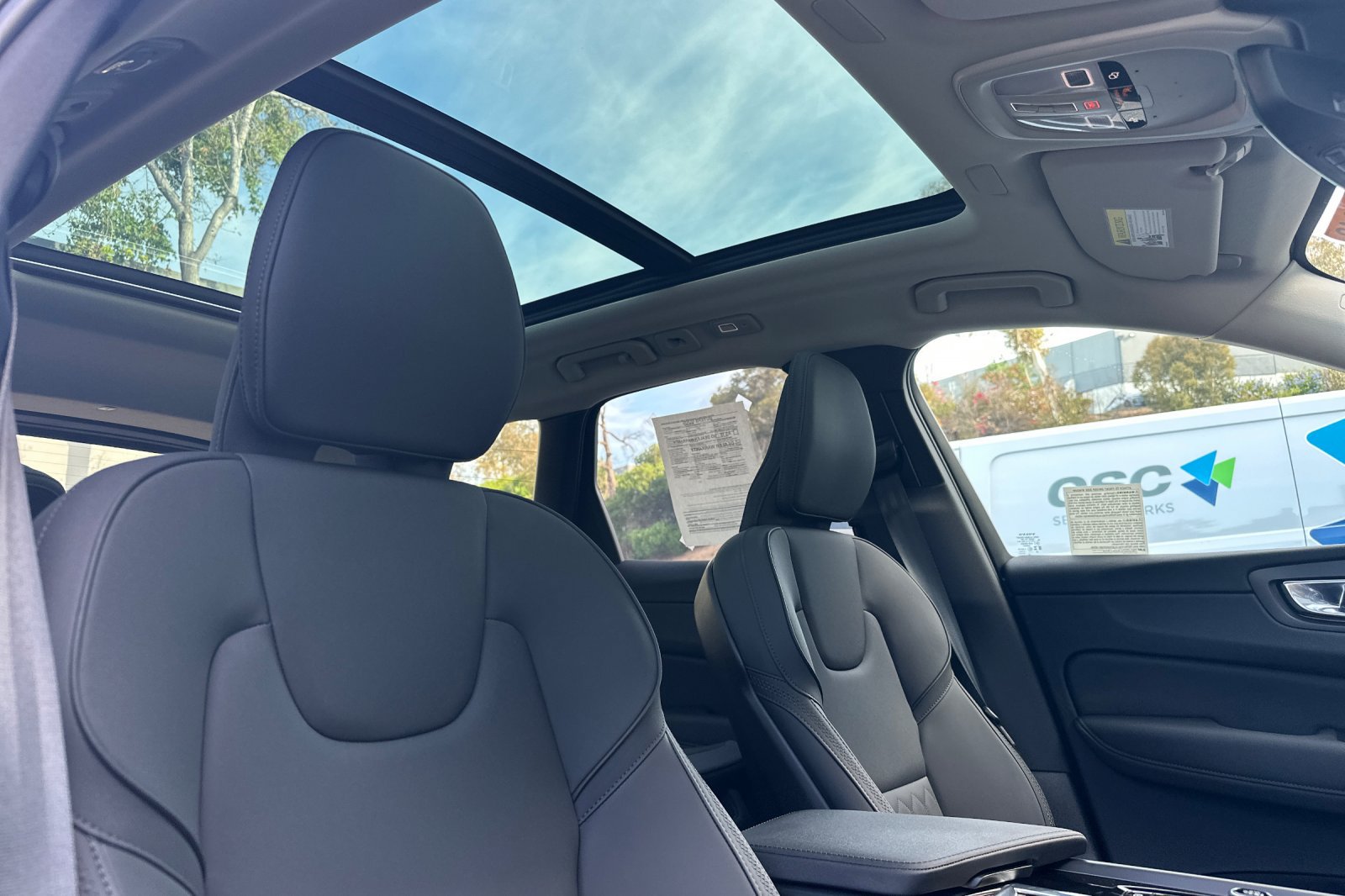 Certified 2026 Volvo XC60 B5 Plus AWD/4WD image 20