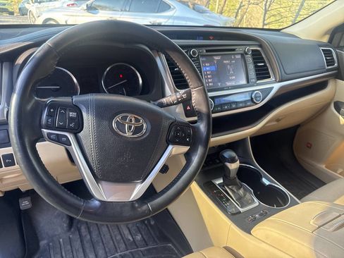 Used 2015 Toyota Highlander Limited image 15