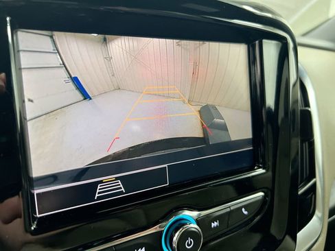 Used 2022 Chevrolet Traverse LS AWD/4WD image 15