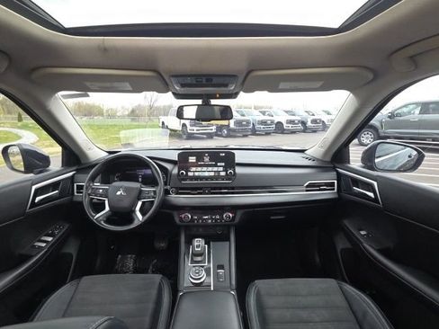 Used 2022 Mitsubishi Outlander SE image 22