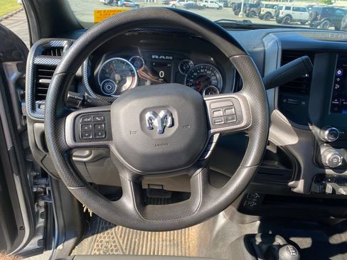 Used 2022 RAM 2500 Tradesman w/ Chrome Appearance Group AWD/4WD image 18