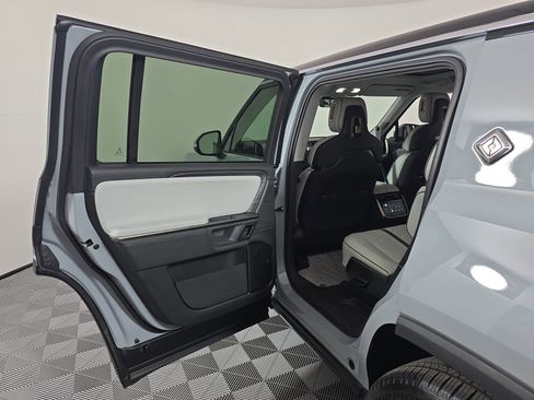 Used 2024 Rivian R1S Adventure AWD/4WD image 17
