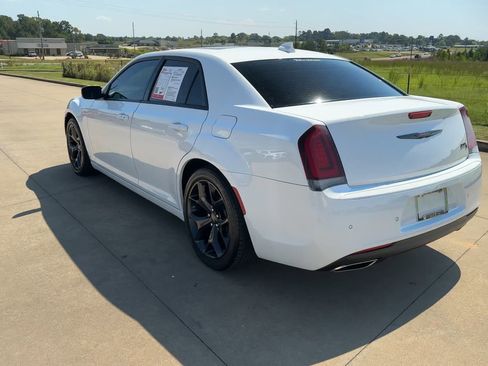 Used 2023 Chrysler 300 S image 5