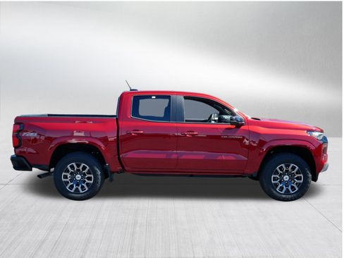 Used 2024 Chevrolet Colorado Z71 w/ Z71 Convenience Package 2 AWD/4WD image 8