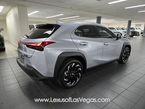 New 2026 Lexus UX 300h FWD image 4