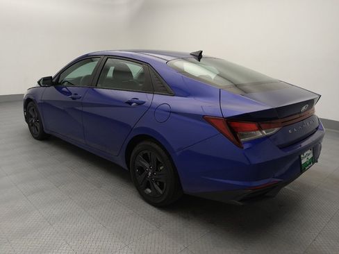 Used 2023 Hyundai Elantra SEL w/ Preferred Accessory Package FWD image 3