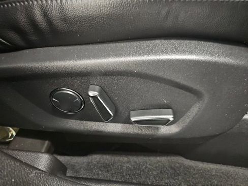 Used 2016 Ford Explorer XLT w/ Equipment Group 202A image 39