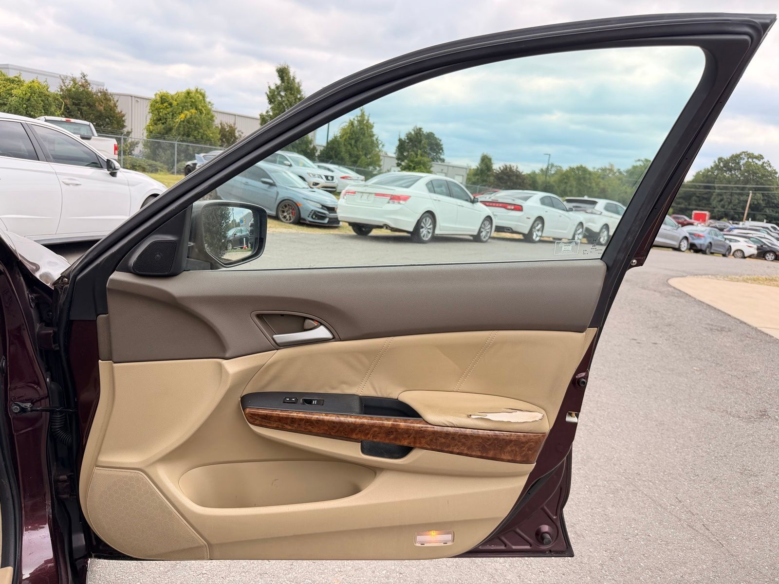 Used 2010 Honda Accord EX-L image 18