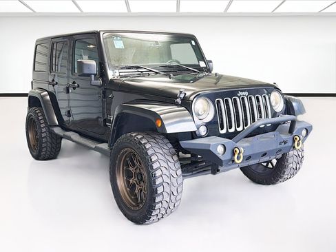 Used 2016 Jeep Wrangler Unlimited Sahara image 3