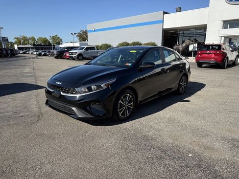 Used 2023 Kia Forte LXS w/ LXS Technology Package image 5