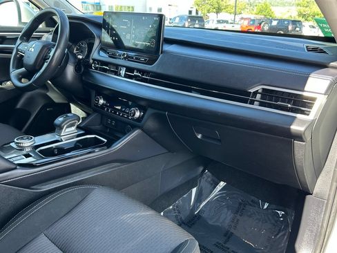 Used 2025 Mitsubishi Outlander ES AWD/4WD image 9
