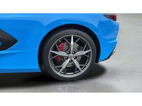 Used 2021 Chevrolet Corvette Stingray Premium Cpe w/ Z51 Performance Package image 24