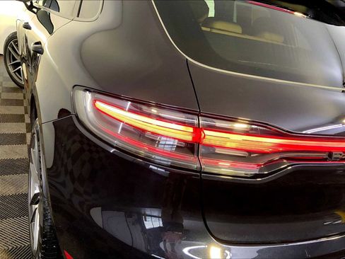 Certified 2023 Porsche Macan AWD/4WD image 30
