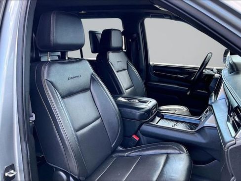 Used 2023 GMC Yukon Denali AWD/4WD image 7