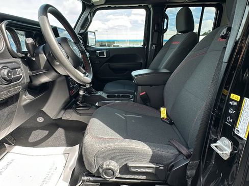 Used 2024 Jeep Wrangler Unlimited Rubicon image 10