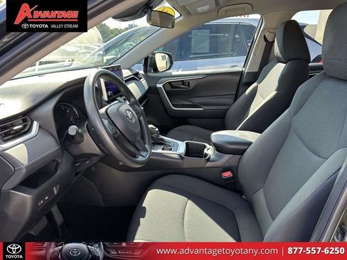 Used 2024 Toyota RAV4 LE AWD/4WD image 20