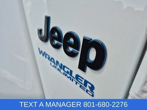 Used 2022 Jeep Wrangler Unlimited Sahara AWD/4WD image 18