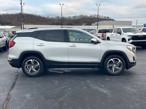 Used 2021 GMC Terrain SLT image 8