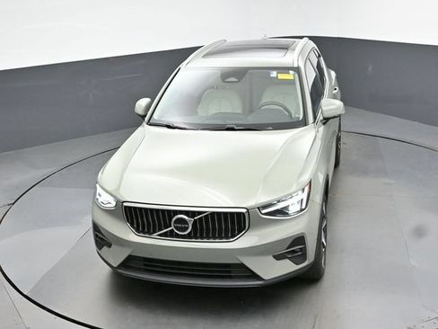 Used 2023 Volvo XC40 B5 Plus w/ Protection Package Premier AWD/4WD image 19