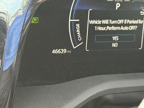 Certified 2025 Toyota Camry SE FWD image 9