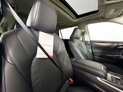 New 2026 Toyota Highlander Limited image 41
