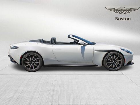 Used 2020 Aston Martin DB11 Volante RWD image 2