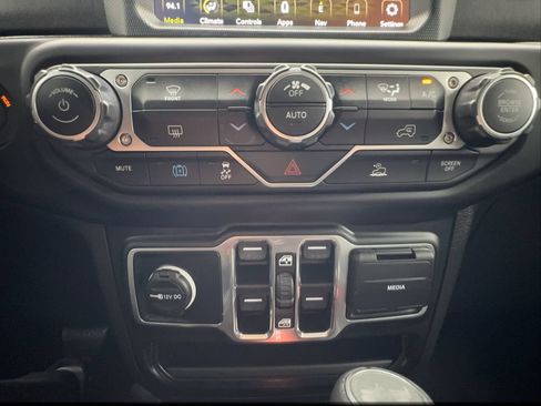 Used 2023 Jeep Wrangler Unlimited Sahara w/ Dual Top Group AWD/4WD image 35