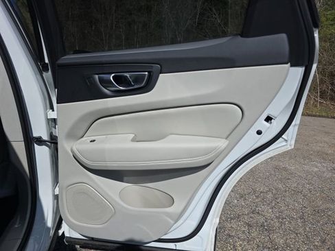 New 2026 Volvo XC60 T8 Ultra w/ Protection Package Premier AWD/4WD image 15