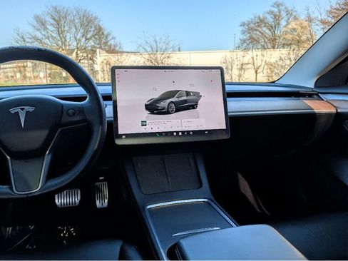 Used 2022 Tesla Model 3 Long Range AWD/4WD image 18