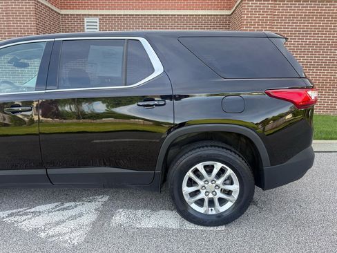 Used 2020 Chevrolet Traverse LS FWD image 9