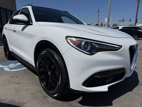 Used 2018 Alfa Romeo Stelvio Ti Sport AWD/4WD image 3