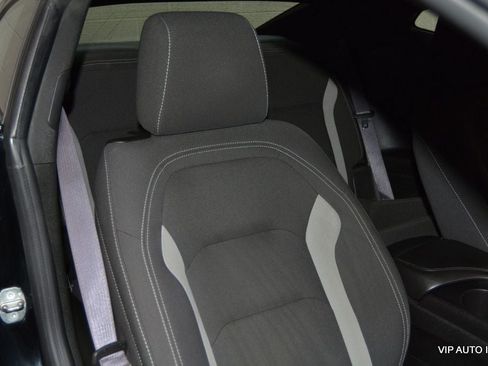 Used 2017 Chevrolet Camaro LT w/ Technology Package RWD image 12