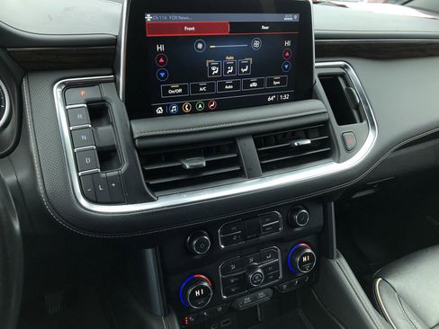 Used 2021 Chevrolet Tahoe Premier w/ Premium Package image 24