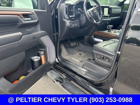 Used 2022 Chevrolet Silverado 1500 High Country w/ High Country Premium Package AWD/4WD image 13