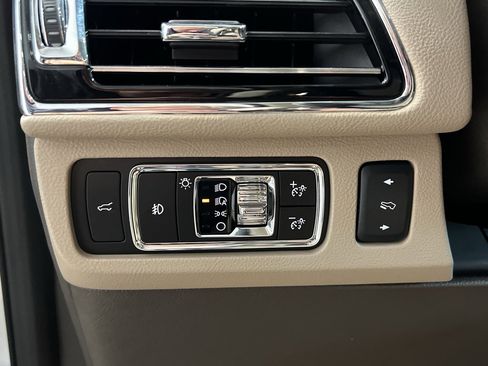 Used 2023 Lincoln Navigator L Reserve w/ Equipment Group 201A image 15