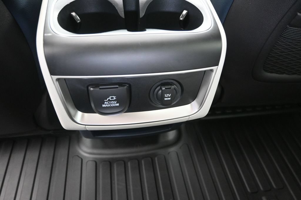Used 2025 Kia Carnival SX Prestige FWD image 18
