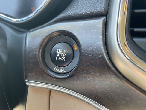 Used 2015 Jeep Grand Cherokee Limited w/ Luxury Group II AWD/4WD image 21