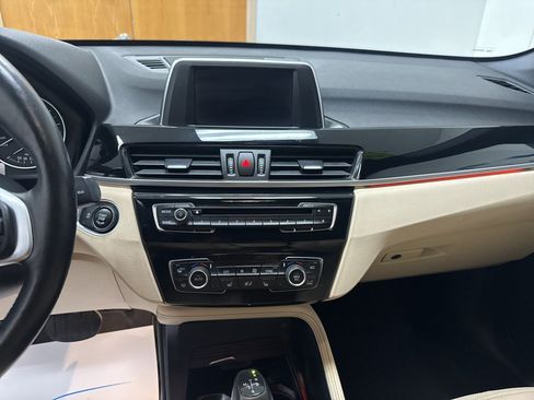 Used 2018 BMW X1 xDrive28i AWD/4WD image 11