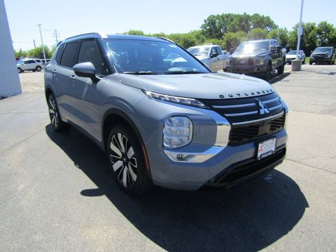 Used 2025 Mitsubishi Outlander SEL AWD/4WD image 10