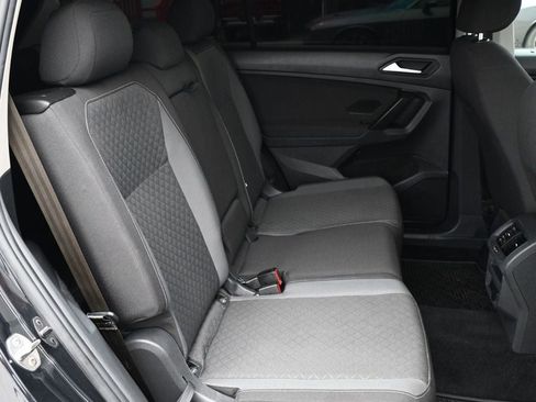 Used 2021 Volkswagen Tiguan S image 17