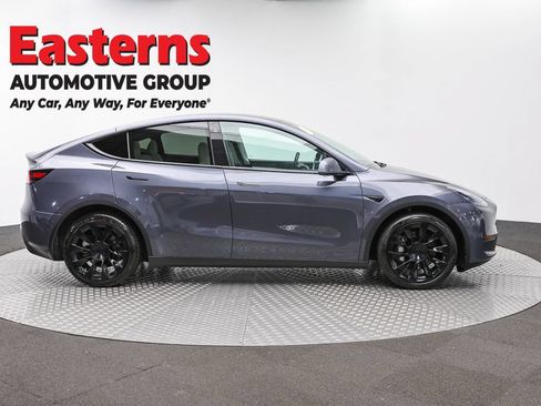 Used 2021 Tesla Model Y Long Range AWD/4WD image 4