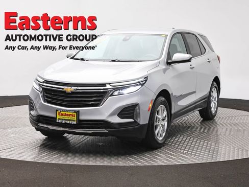 Used 2022 Chevrolet Equinox LT FWD image 1