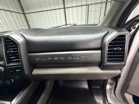 Used 2020 Ford F250 XLT w/ XLT Premium Package AWD/4WD image 18