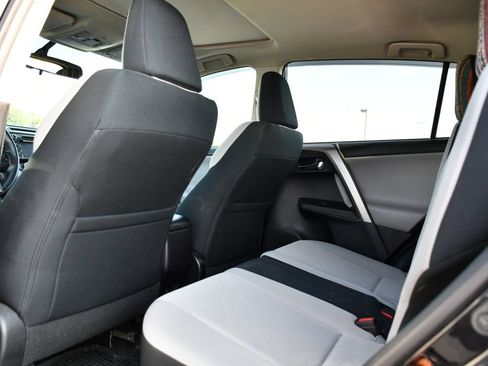 Used 2016 Toyota RAV4 XLE AWD/4WD image 17