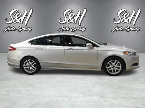 Used 2014 Ford Fusion SE FWD image 21