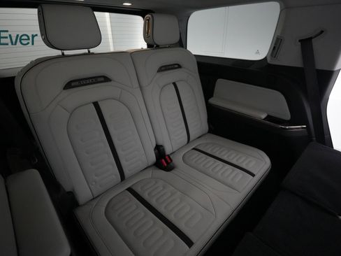 Used 2023 Rivian R1S Adventure image 22