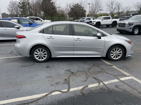 Used 2022 Toyota Corolla XLE image 12