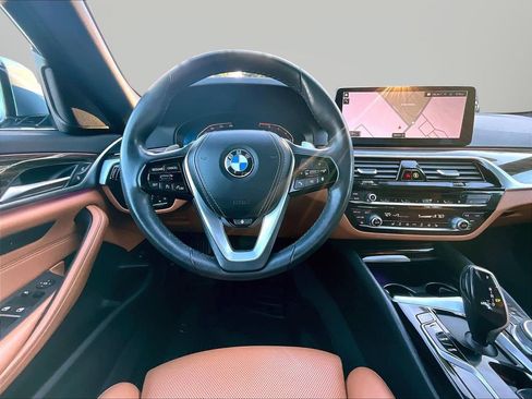 Used 2022 BMW 530i xDrive w/ Convenience Package AWD/4WD image 10