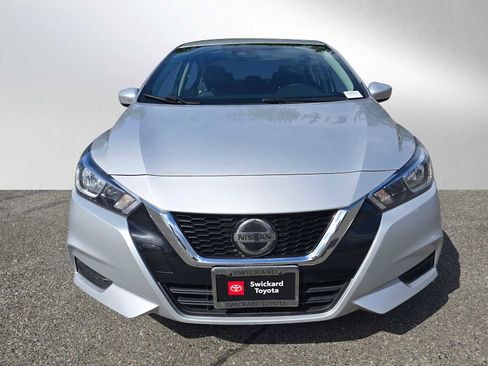 Used 2022 Nissan Versa SV FWD image 8