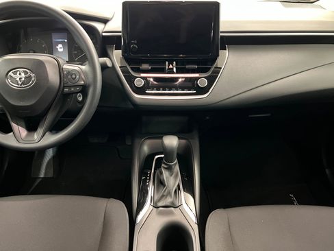 Used 2025 Toyota Corolla LE image 14